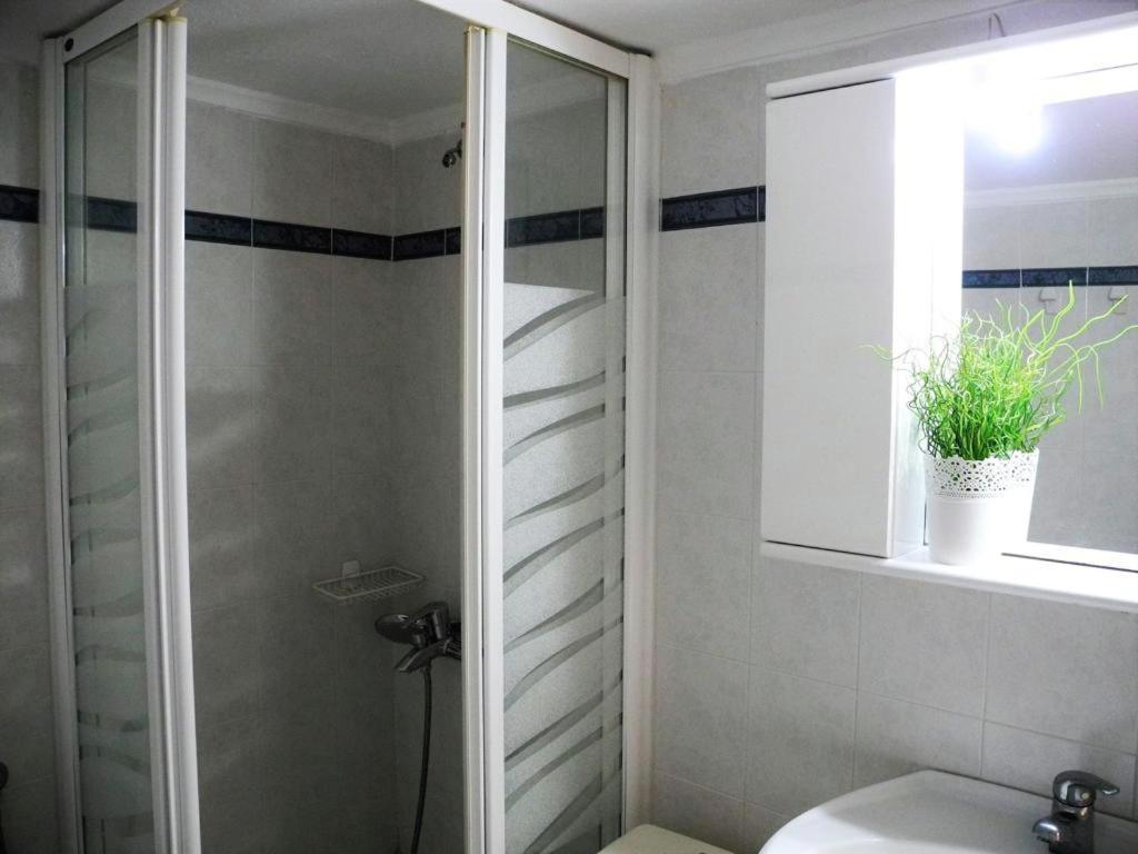 Vassilikos Apartment *